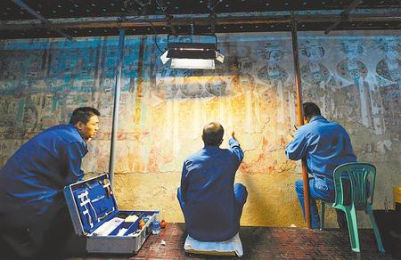 莫高窟記得，“飛天”記得…… ——敦煌研究院文物保護(hù)利用群體素描