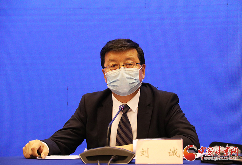 甘肅省人社廳：落實(shí)落細(xì)“四個(gè)確?！贝胧?實(shí)現(xiàn)貧困人口基本養(yǎng)老保險(xiǎn)全覆蓋（圖）