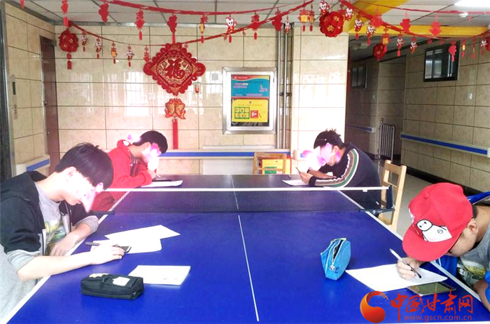 停課不?？?蘭州市兒童福利院組織初三學(xué)生首次線上月考 