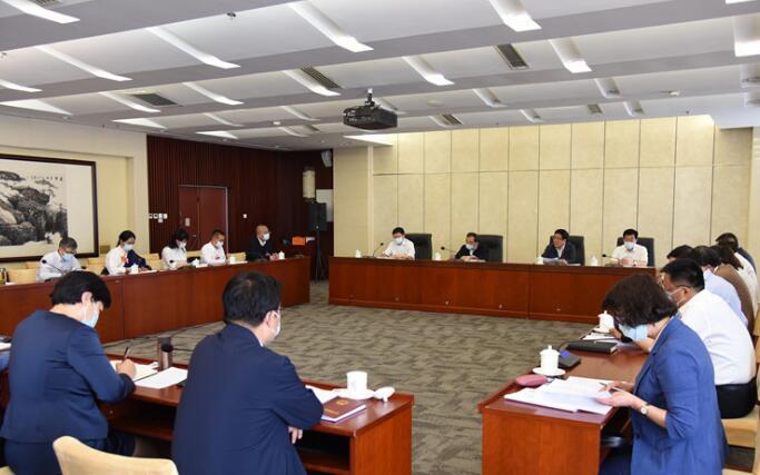 【兩會(huì)快訊】甘肅代表團(tuán)分組審議全國人大常委會(huì)工作報(bào)告，林鐸參加第一小組會(huì)議并發(fā)言