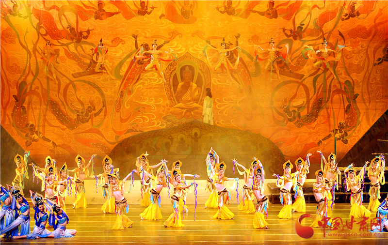 8月8日晚，《絲路花雨》《大夢敦煌》首次同臺亮相蘭州