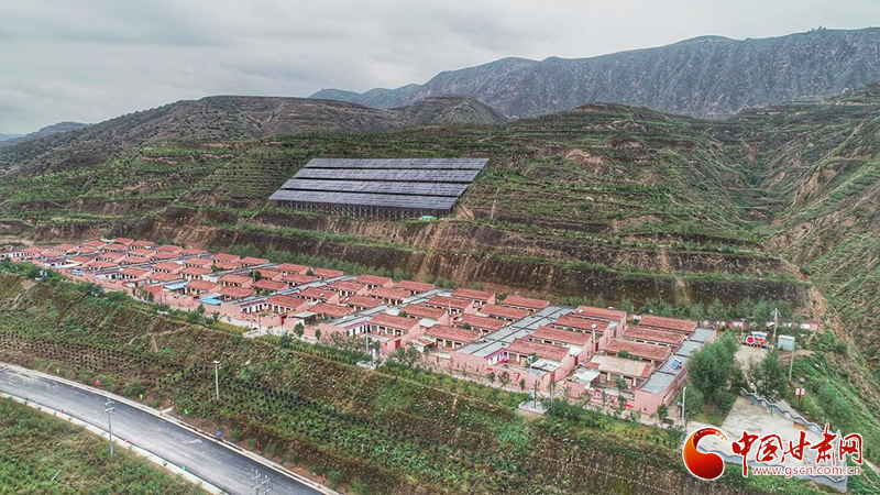 【跟著總書記看甘肅】布楞溝村：水引來了，路修通了，新農(nóng)村建起來了（圖）