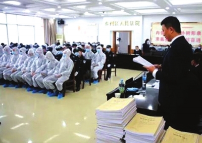 天水秦州區(qū)開(kāi)審18人涉惡案 被控涉嫌敲詐勒索、尋釁滋事、開(kāi)設(shè)賭場(chǎng)等