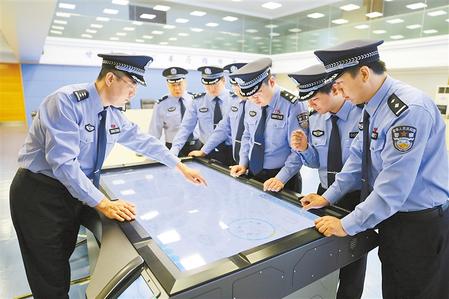 致敬！人民警察