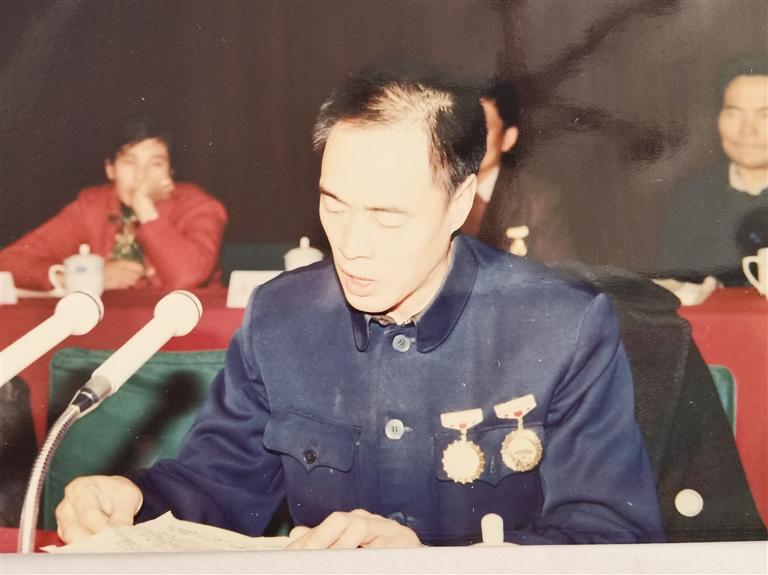 尋訪百名先鋒黨員  他用13年的時(shí)間完成28年的工作量——記“刀具大王”、全國勞模、蘭州通用機(jī)器廠工人技師蘆聚才