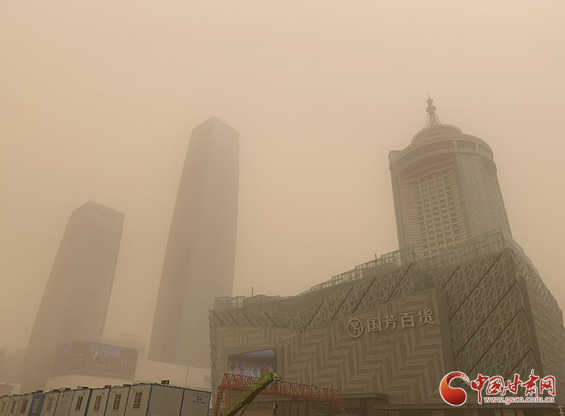 甘肅：準(zhǔn)確預(yù)報(bào)及時(shí)預(yù)警 全力應(yīng)對強(qiáng)沙塵天氣