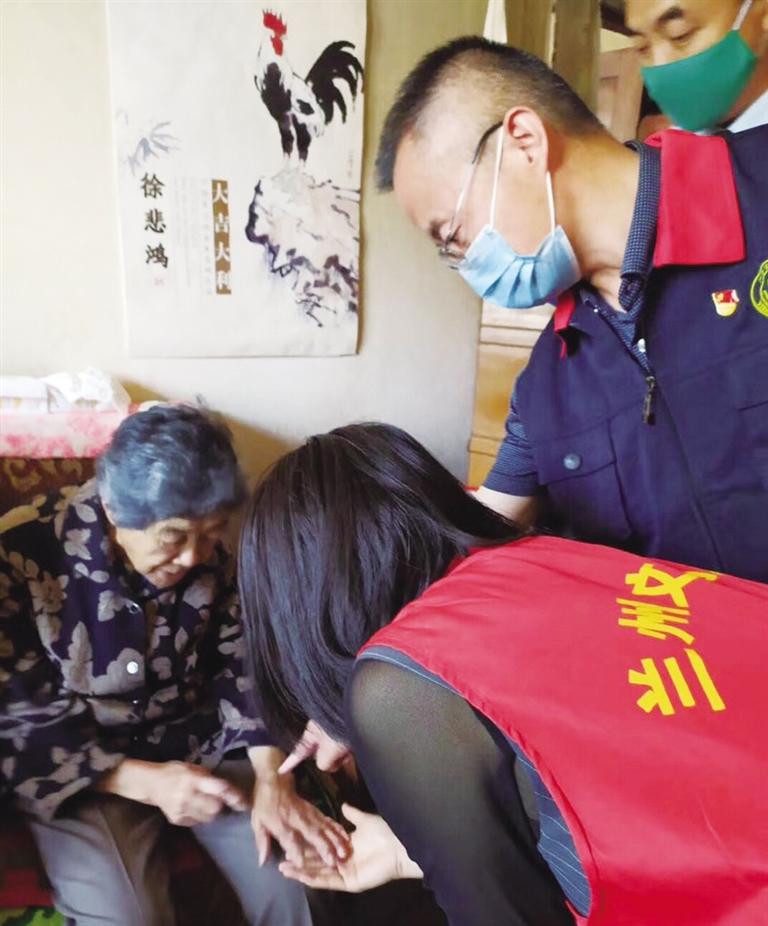 在公益志愿服務(wù)中踐行初心使命——記中國好人、城關(guān)區(qū)一方公益慈善協(xié)會(huì)黨支部書記高平