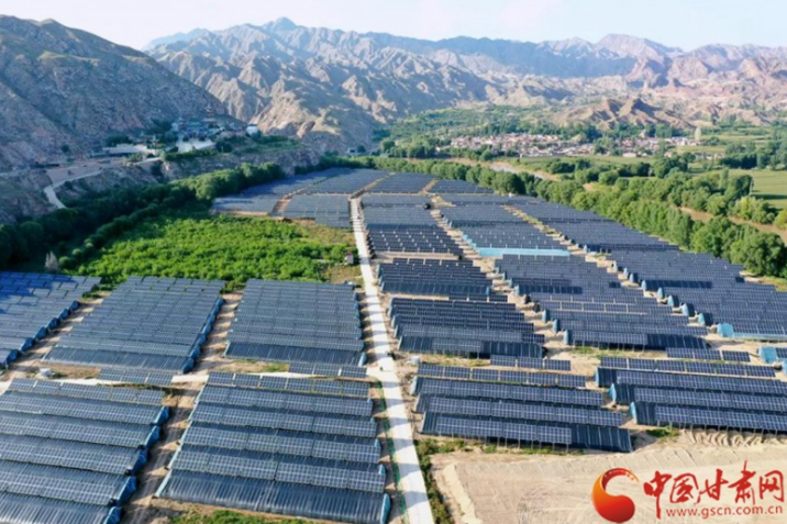 【奮斗百年路 啟航新征程 脫貧攻堅(jiān)答卷】以村為家，把貧困戶當(dāng)家人——記全國(guó)脫貧攻堅(jiān)先進(jìn)個(gè)人錢有