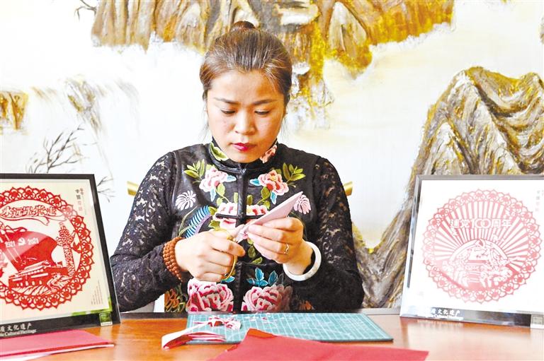 70后剪紙藝人楊樹(shù)珍：一雙巧手“雕刻”紅色記憶