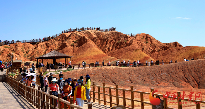 端午假期張掖共接待游客87.05萬人次，實(shí)現(xiàn)旅游收入4.64億元