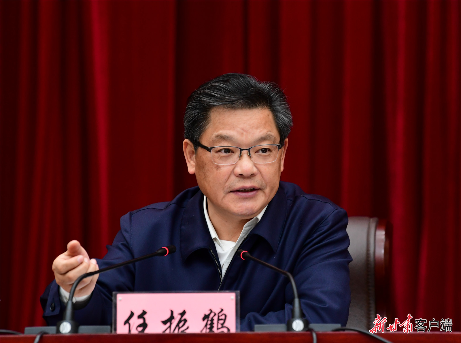 任振鶴在全省新型城鎮(zhèn)化工作推進(jìn)會(huì)議上強(qiáng)調(diào)：凝心聚力抓落實(shí)、蹄疾步穩(wěn)向前進(jìn)，奮力推進(jìn)新型城鎮(zhèn)化建設(shè)再上新臺(tái)階