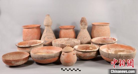 圖為圪垯川遺址出土的器物組合。(資料圖) 甘肅省文物局供圖