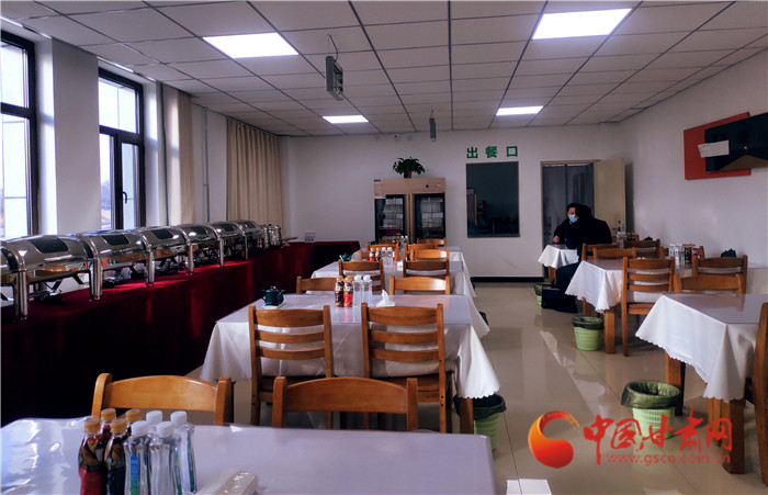 《市場(chǎng)主體登記管理?xiàng)l例》正式實(shí)施蘭州發(fā)放首張新版營(yíng)業(yè)執(zhí)照