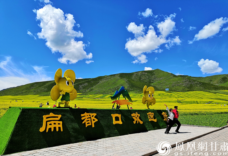 河西走廊張掖扁都口，古絲綢之路要道。王振武 攝