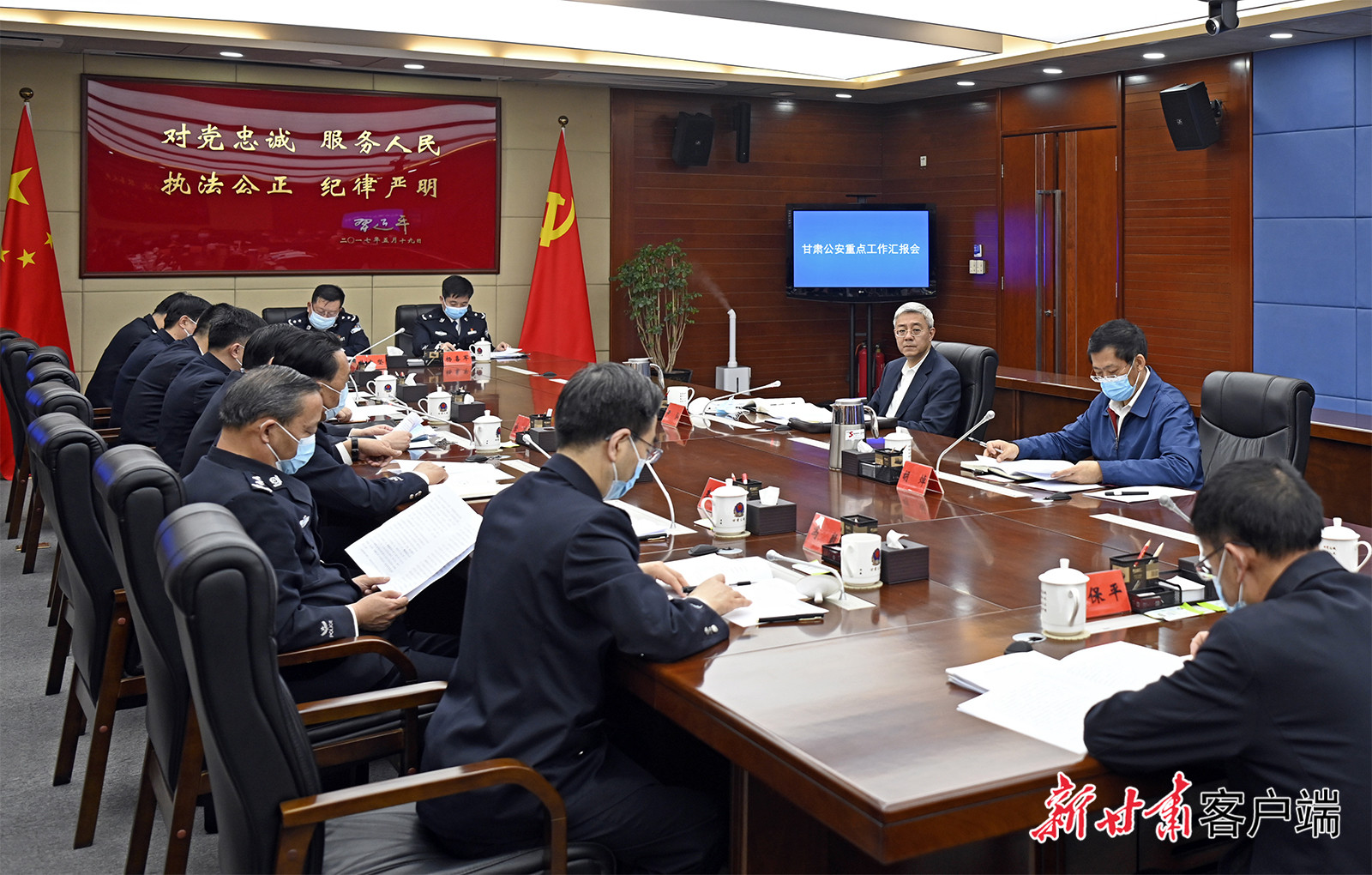 【甘快看】尹弘在甘肅省公安廳調(diào)研時(shí)強(qiáng)調(diào)：堅(jiān)持政治建警鍛造公安鐵軍，全力以赴防風(fēng)險(xiǎn)保安全護(hù)穩(wěn)定