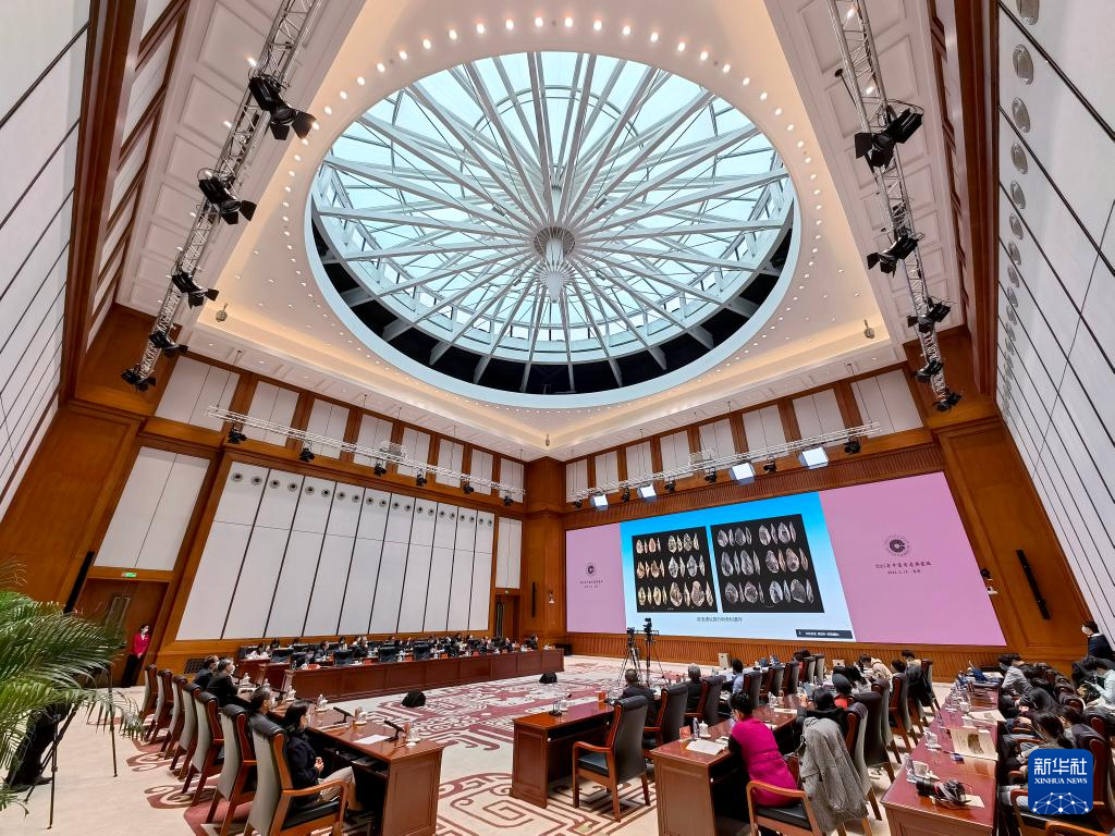 3月18日，“中國社會科學(xué)院考古學(xué)論壇·2021年中國考古新發(fā)現(xiàn)”進(jìn)行入選項(xiàng)目報告環(huán)節(jié)（手機(jī)照片）。
