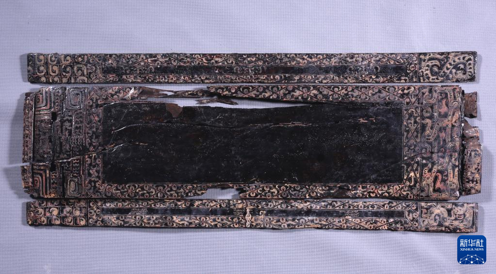 江西樟樹市國字山戰(zhàn)國墓葬出土漆瑟（資料圖）。