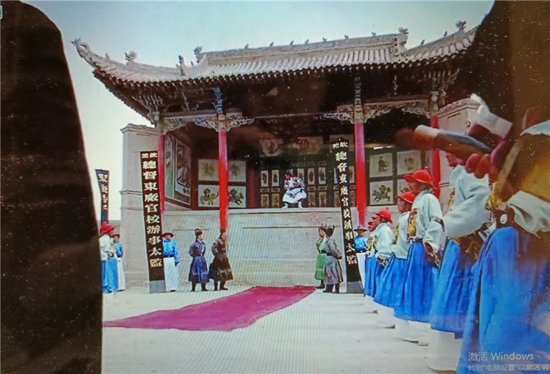 電影《新龍門客?！菲^之關(guān)城清代戲臺(tái)特寫