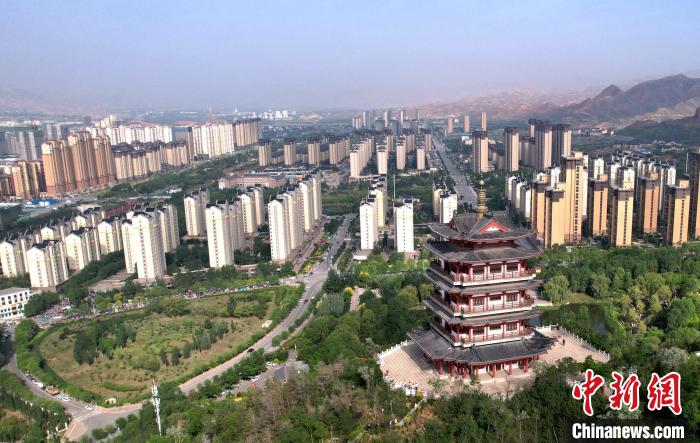 圖為“南涼古都”樂都朝陽山片區(qū)的今朝?！⊙Φ?攝