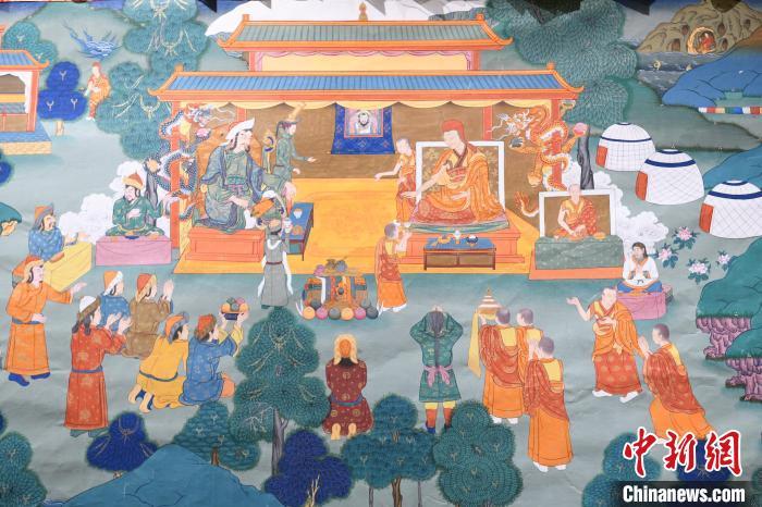 8月20日，在蘭州市博物館展出的大型歷史題材卷軸唐卡“涼州會(huì)盟”?！〈魑牟?攝