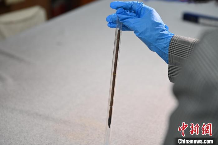 2024年5月7日，甘肅省博物館館藏國(guó)寶級(jí)文物“白馬作”毛筆。李亞龍　攝