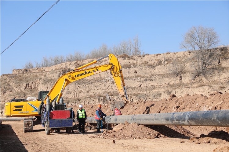 臨洮縣洮陽(yáng)水廠農(nóng)村供水鞏固提升暨城區(qū)第二水源工程現(xiàn)場(chǎng)。_副本.jpg