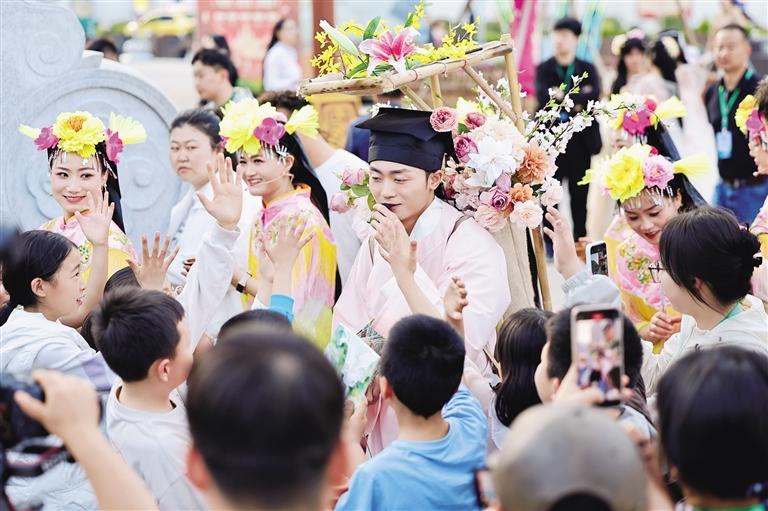 隴原春色引客來(lái) 百余名達(dá)人踏線采風(fēng)推介如意甘肅